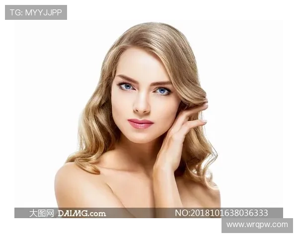 尼克斯场边现金发蓝眼美女